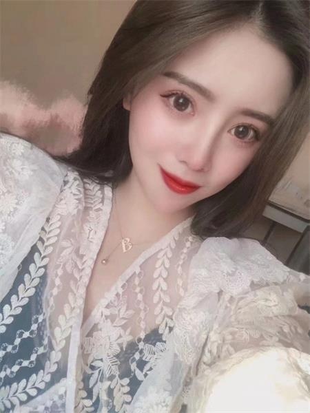 服务好不机车，姿势配合，挺嫩的