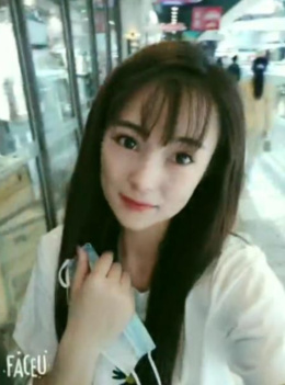 长腿骨感美女，口活卖力，腿控福利