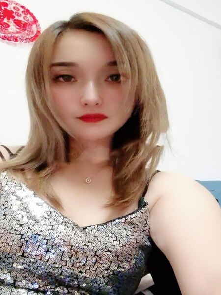 丰满少妇身材均称可爱，很满意