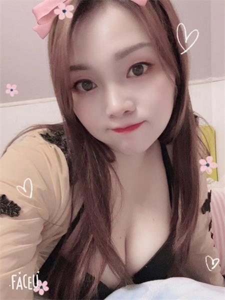 妹子屁股大，后入感觉真爽