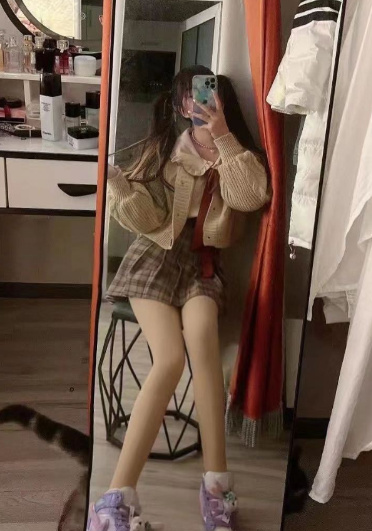 可爱萝莉范，敏感高潮浪叫，情人般的感觉