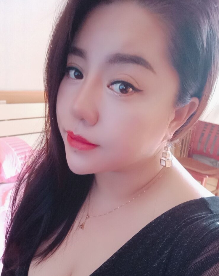 多水的丰满女人，性价比很高