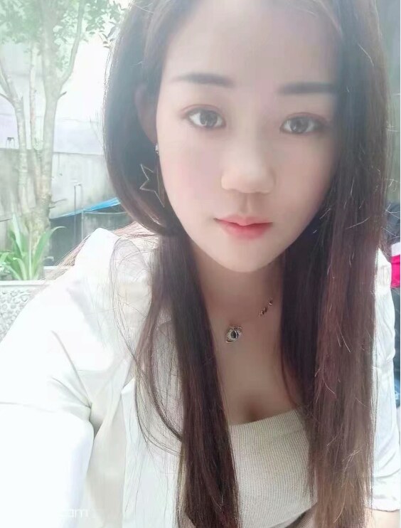 迷人小美女，让人眼前一亮