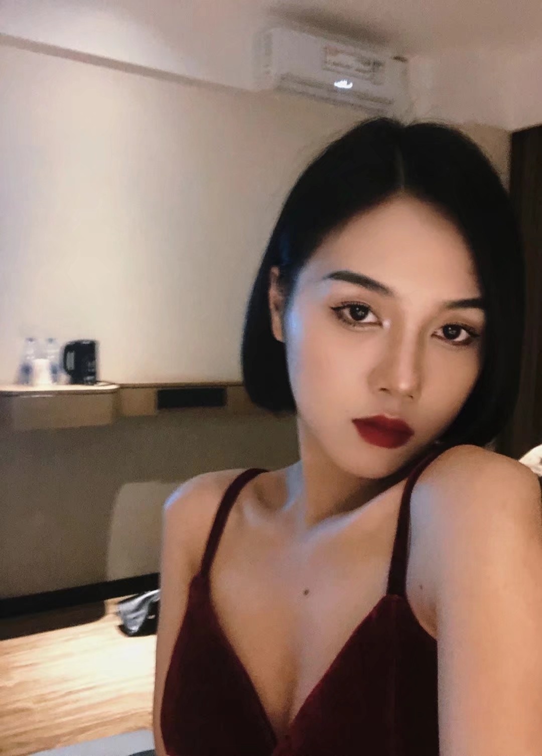 小美女挺骚的，身材也ok，只上门