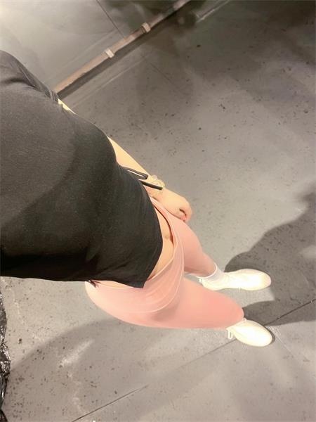 身材棒的完美小妹，服务很周到