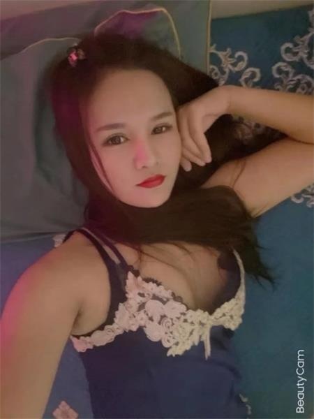 妹子口活不错，娇喘着很配合