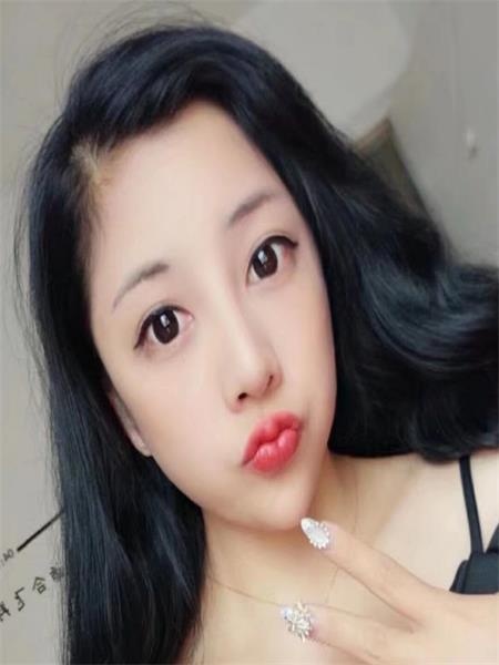 小嫩妹很主动，下面很紧，水也多