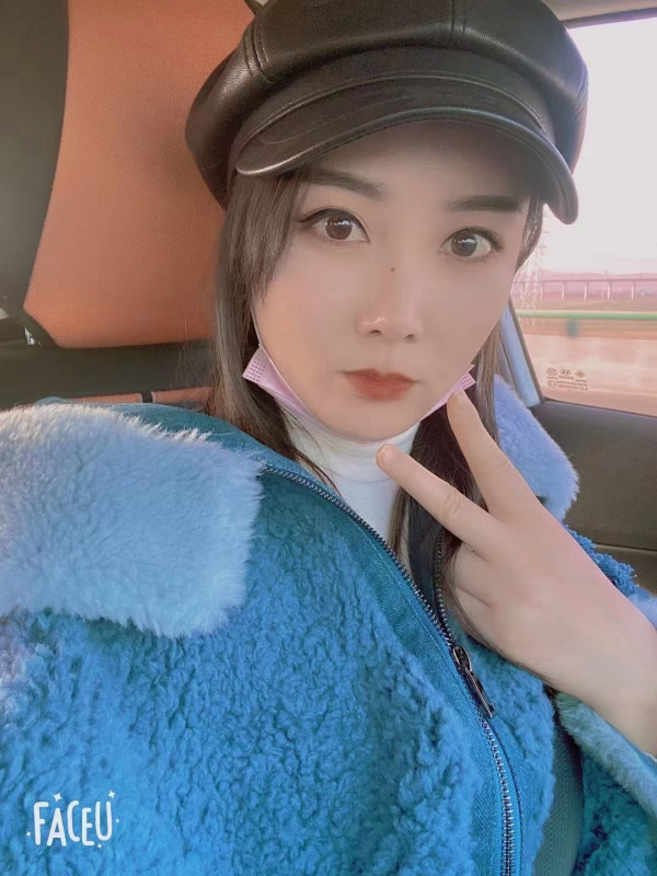 风骚美少妇，叫床声大，很刺激