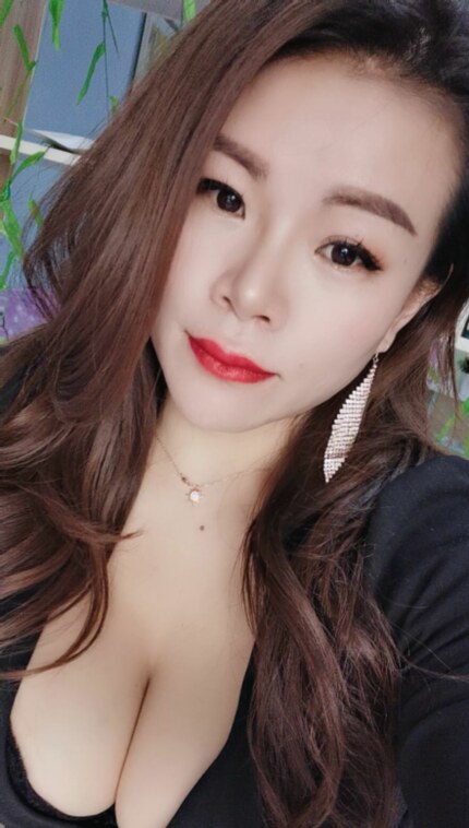 兼职熟女，大胸活好，很骚浪