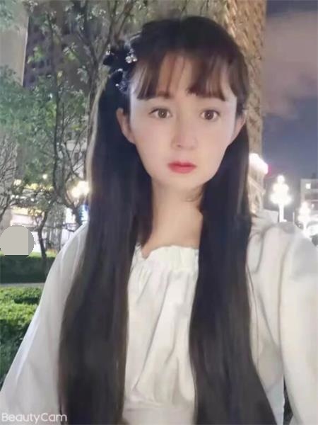 小姐姐奶子坚挺，身材比例好，适合后入