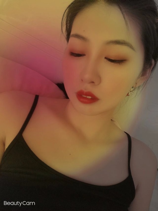 身材火辣的性感美女，服务很不错