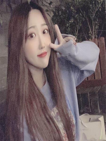 妹子是个好炮架，下面极度爽