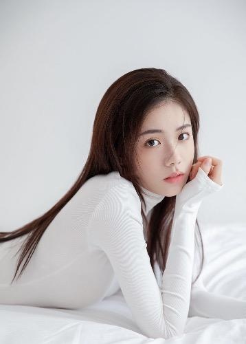 清纯长腿美女，放得开，服务多
