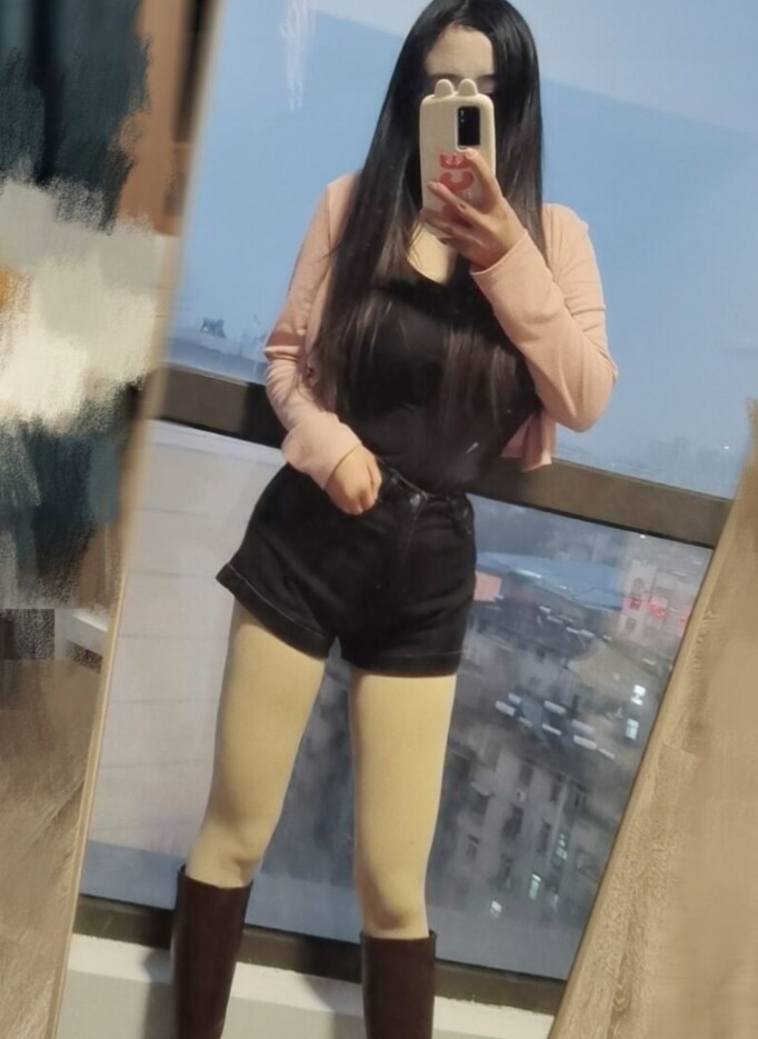 巨乳年轻妹子，玩的意犹未尽
