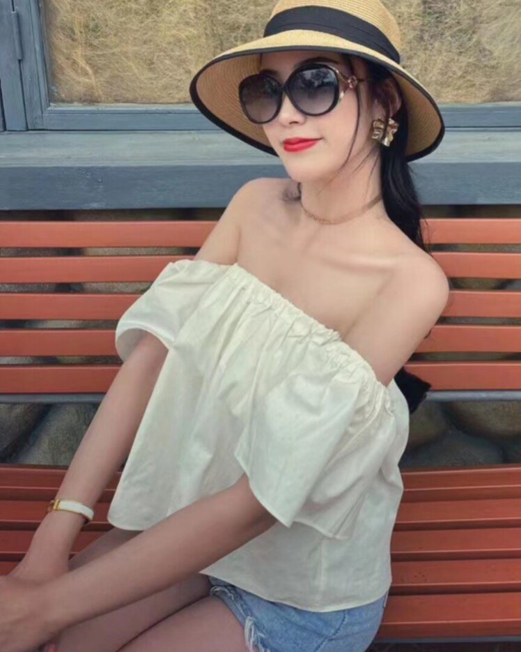 妹子温柔配合，一阵颤抖喷水，送上高潮