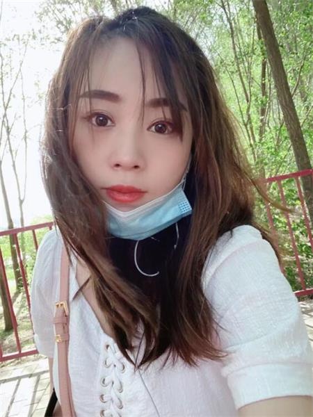 妹子很贴心，身材绝对够用