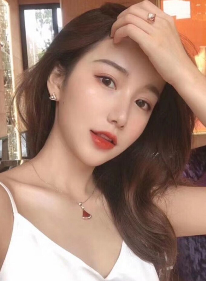 非常惹火的漂亮兼职，服务很认真