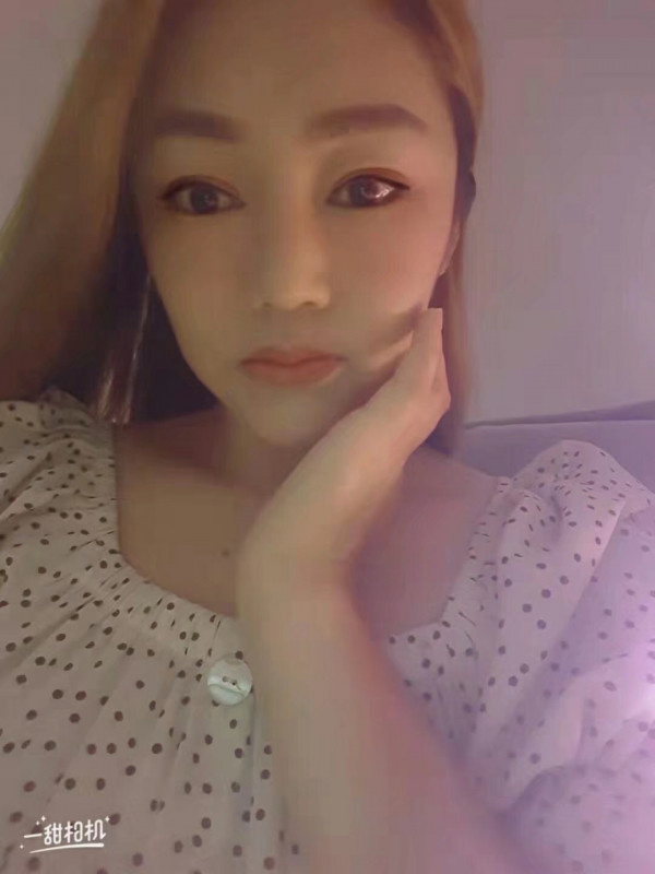妹子水挺多 口起来没有齿感