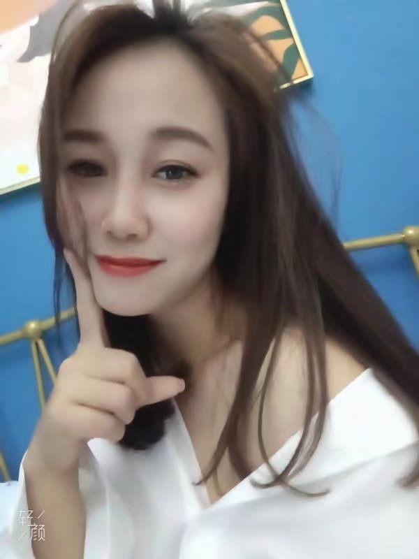 分享个后入超爽的翘臀美女
