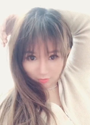 极品风骚女，身材很好，爱爱投入