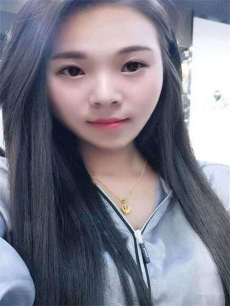 妹子口得很仔细，艹起来很配合