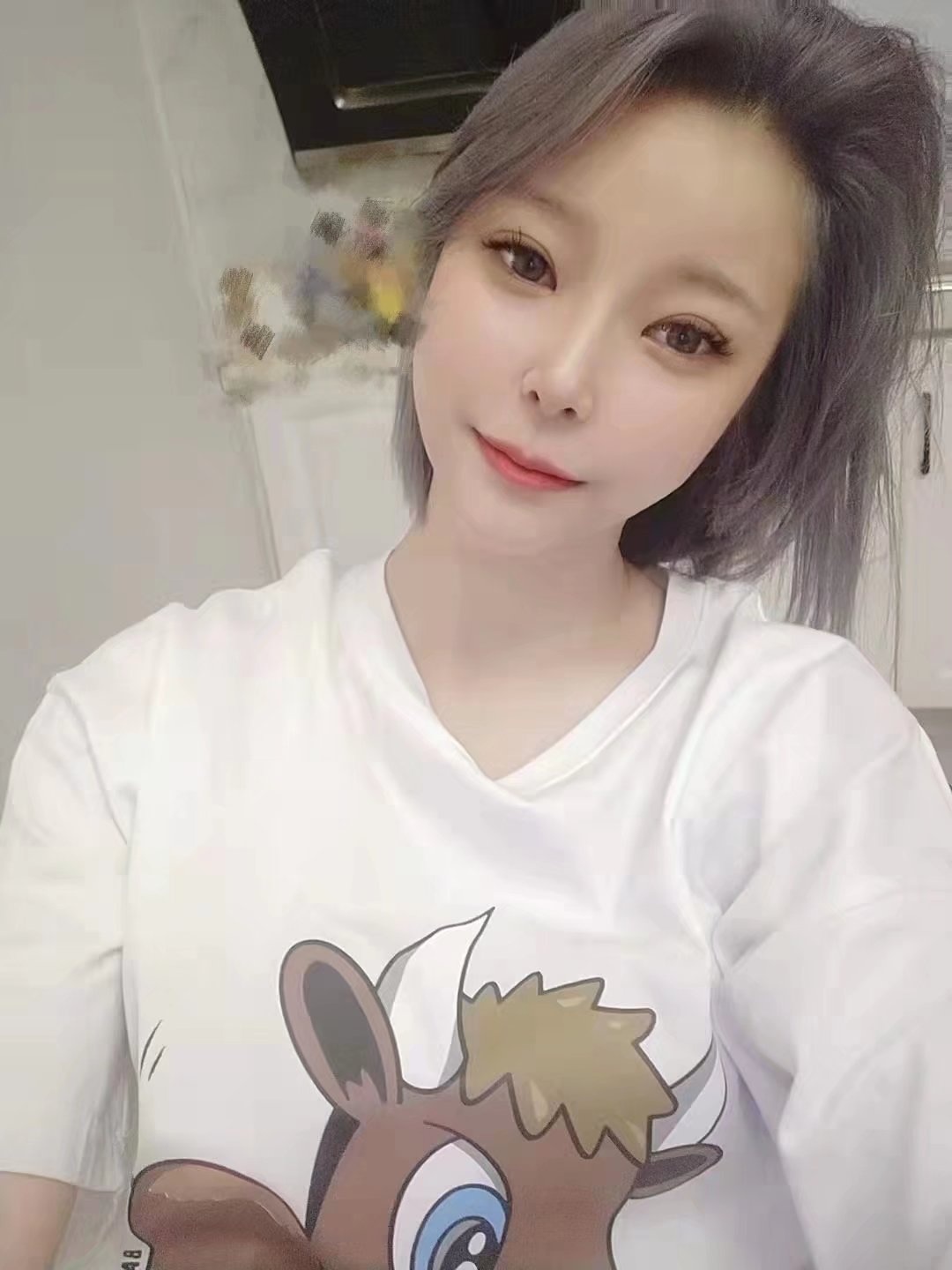 甜美小嫩妹，年轻大胸，性价比高