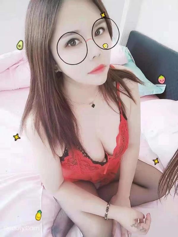 叫声销魂，小穴紧致，很满意