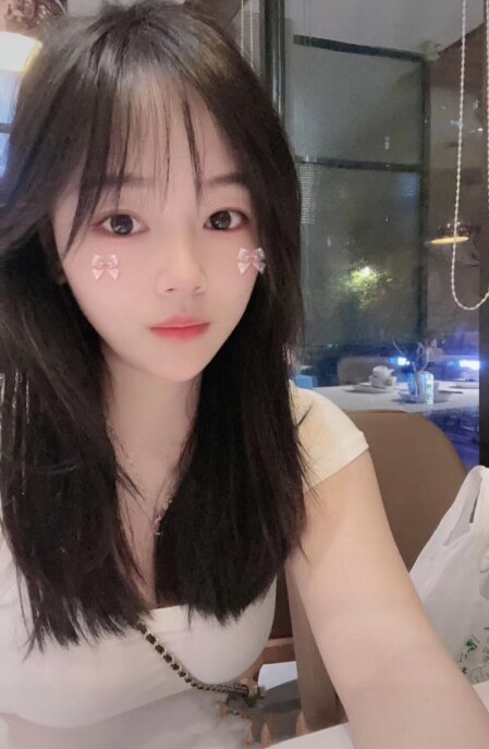 年轻嫩妹就是好玩，各种姿势完美体验