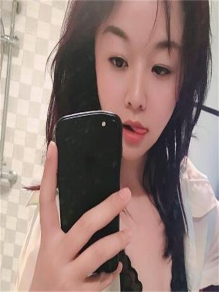 小姐姐非常丰满，活很好 