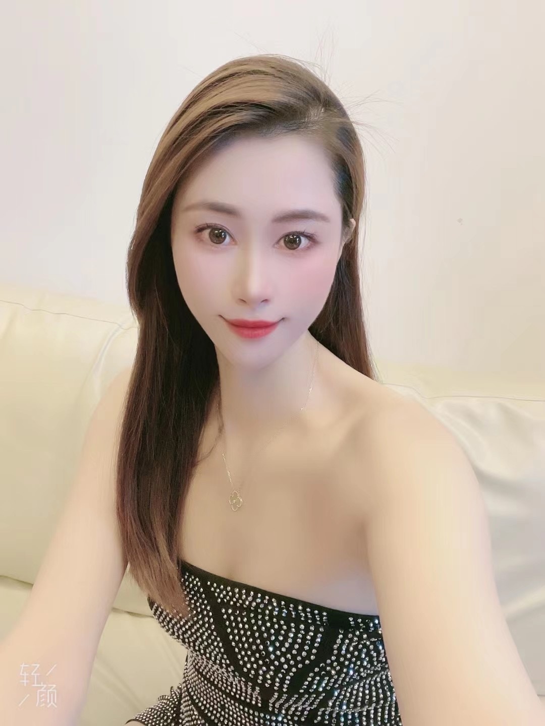 细腰大长腿妹子，激情无限