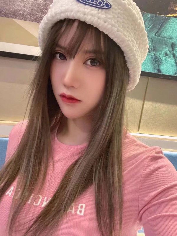 青春小嫩妹，颜值高，图嫩的可以玩玩