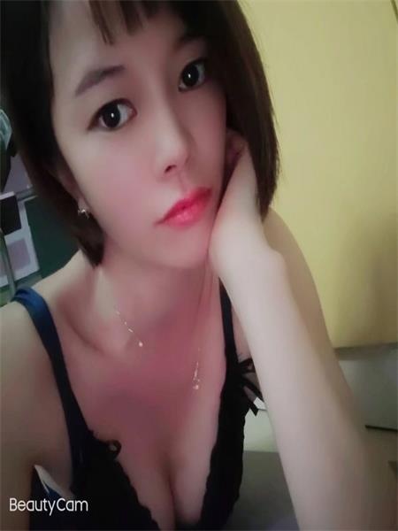 妹子可亲可摸，服务非常爽
