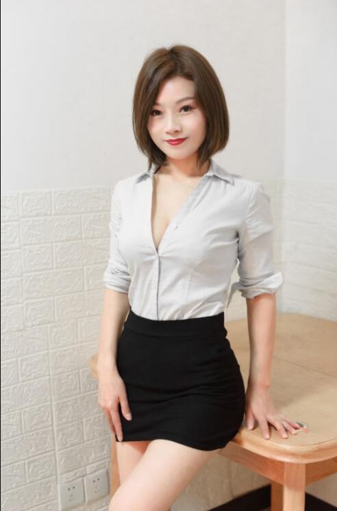 极品妹子小鱼儿，半套服务也挺爽