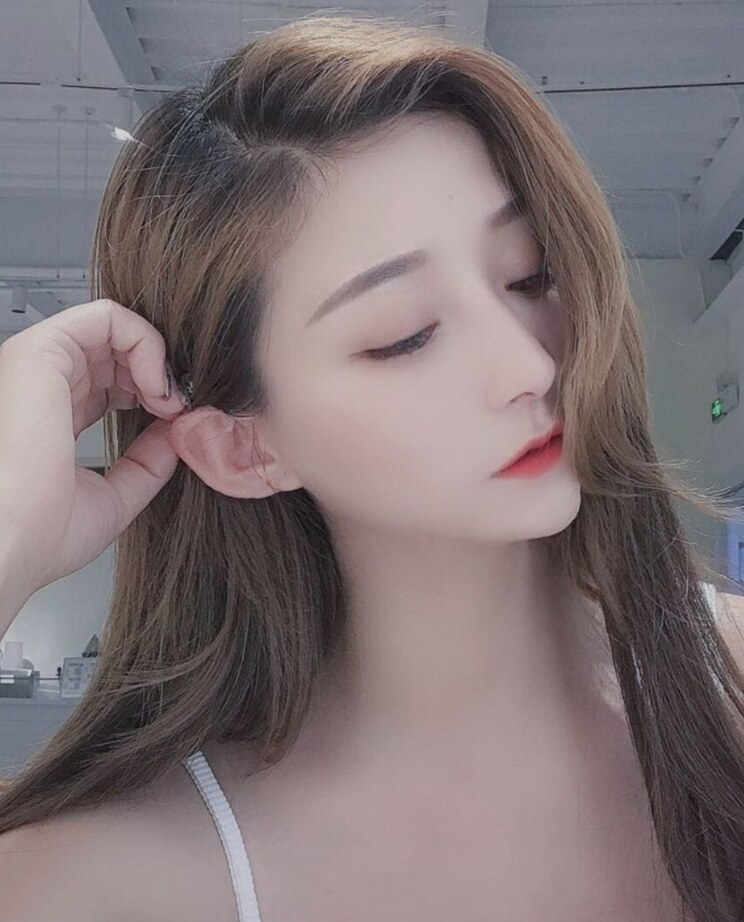 三点粉嫩的雨花小白兔，纯天然美女