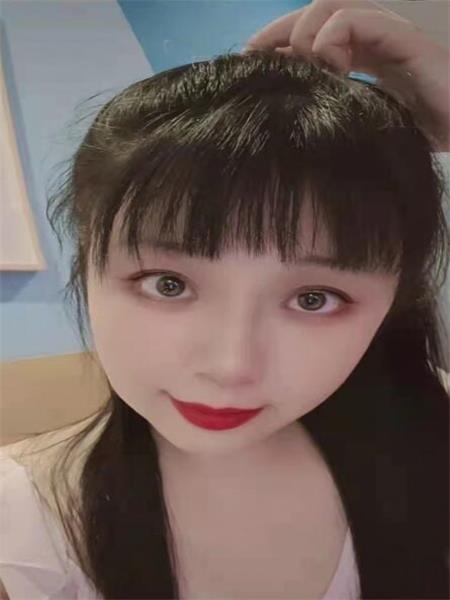 清秀的水灵妹