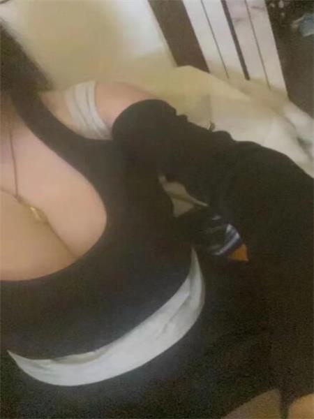 大战新街小骚妇