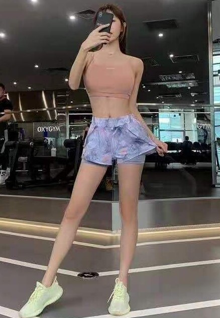 极品长腿大胸美女小雅