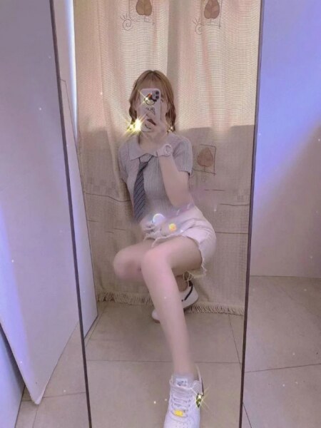 艹草房圣地嫩妹雪儿