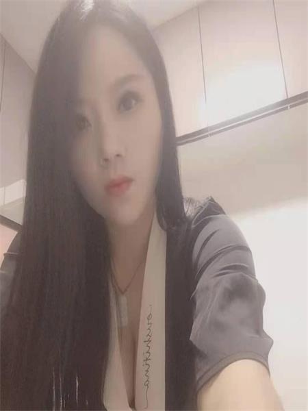 静安大奶骚妇
