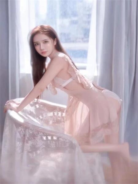 草房嫩妹子茜茜