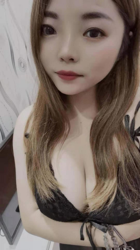 南湖大胸妹子安安
