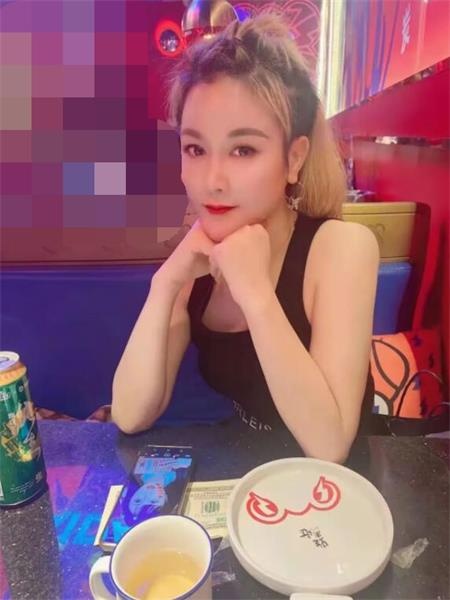 乳此迷人馨馨