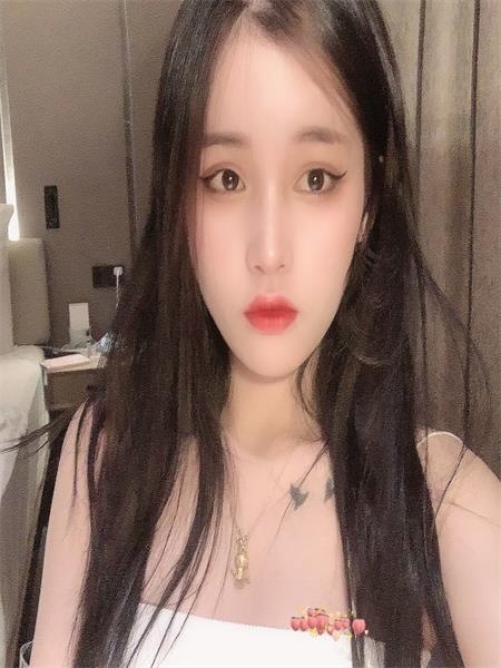 热情大方的豪乳妹子