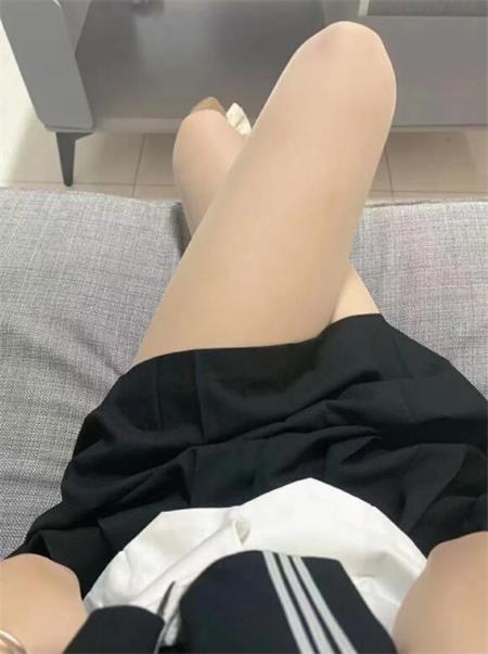 肤白貌美波霸美人依娜