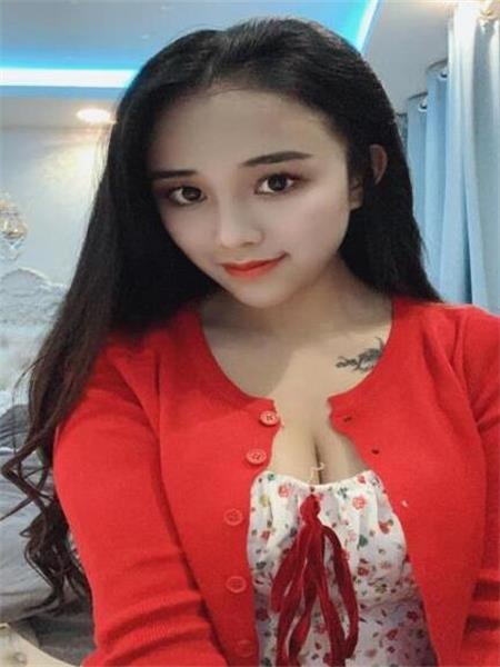 胸很大的可爱妹子