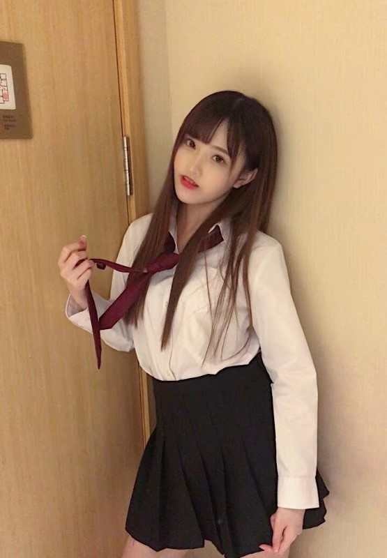 锦江区梅子：清纯美少女，抱操特骚呆萌特听话