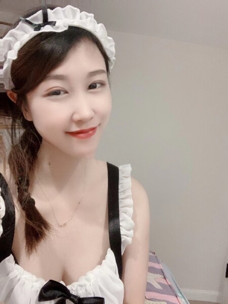 甜美的龙华丹妮