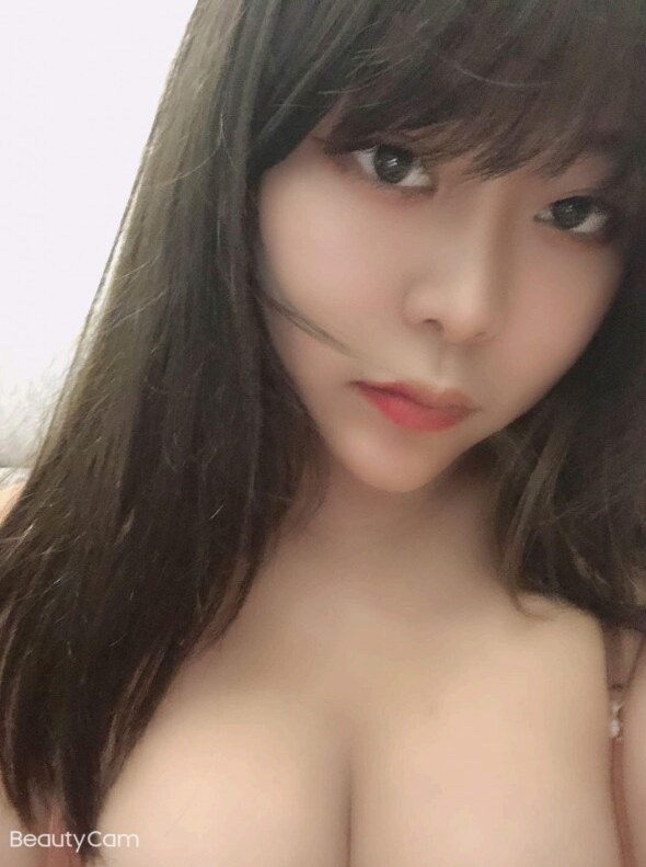 99年大胸嫩妹小桃子