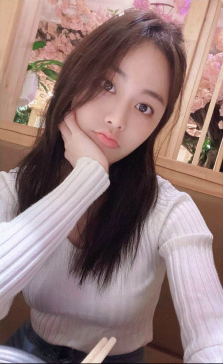 邻家小女友，很会吸人