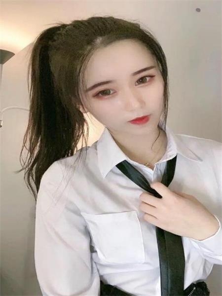龙华娇乖萌萌妮子